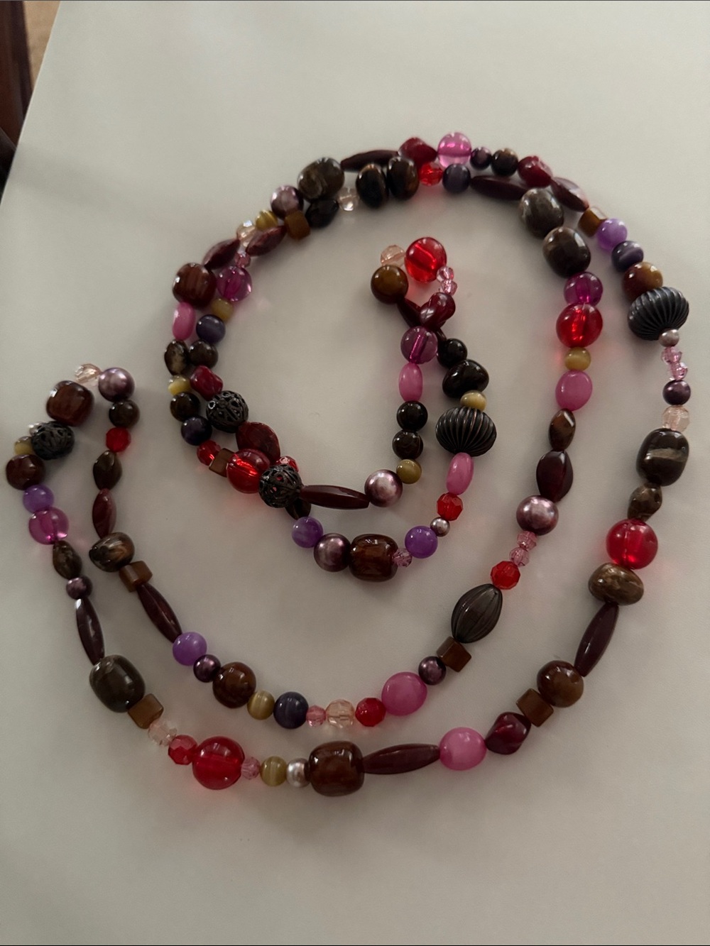 Multicolor Beaded Women's Necklace Set — Pink and Red Accents